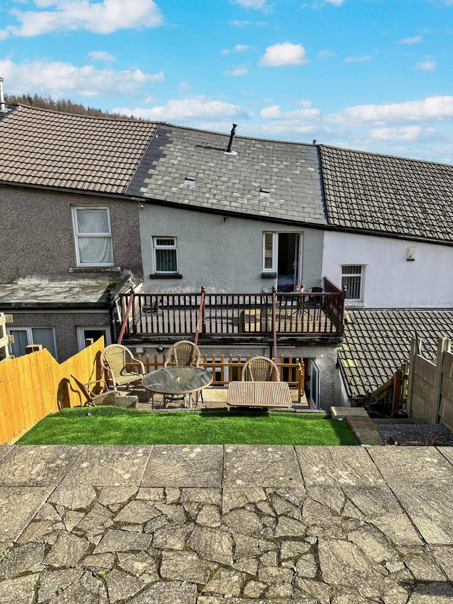 Holiday home 3 Bed In Tonypandy With Balcony View
